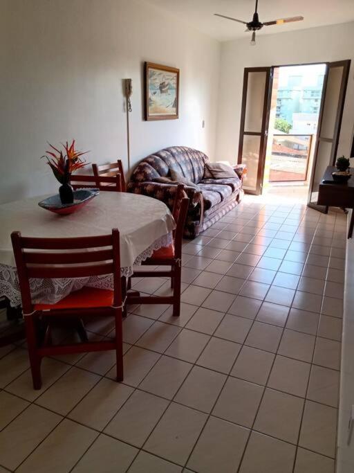 Apartamento - Grande. A 200 Metros Da Praia!!! *